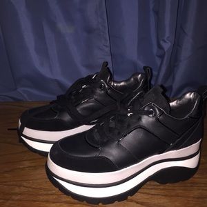 Michael kors (used but  in very good condition)